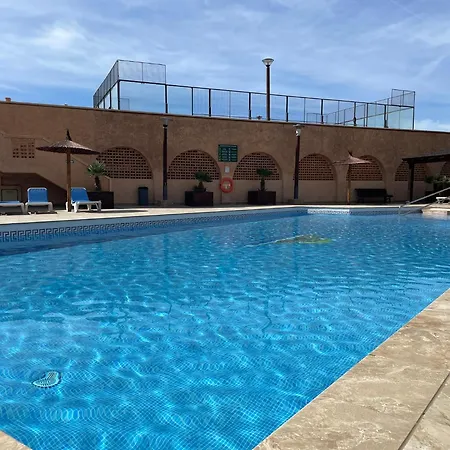 شقة Coolmascarat